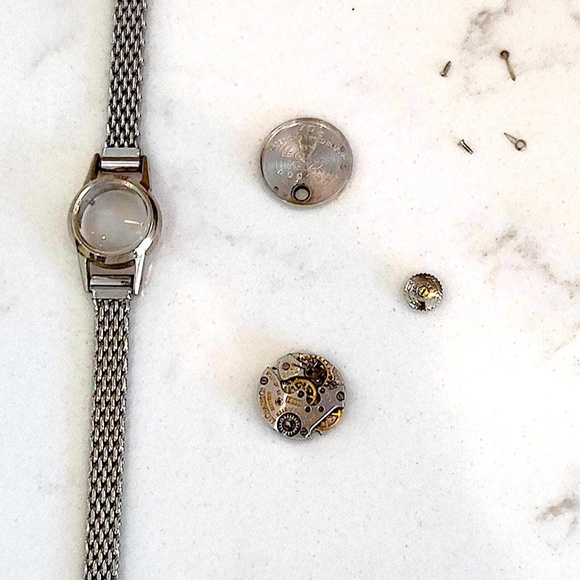 Rare Very Very Small Vintage LeCoultre 14K Gold 16 Jewel Back WindLadies… - Picture 5 of 14